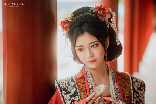 漢服婚紗推薦,婚紗工作室漢服,漢服婚紗攝影,漢服婚禮禮服,傳統漢服婚紗,時尚漢服婚紗,漢服個人寫真,漢服全家福攝影,漢服拍照,漢服寫真